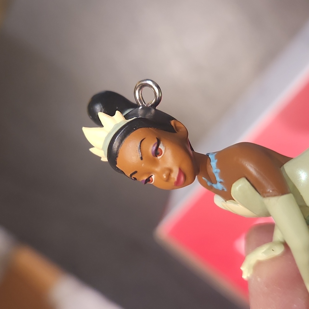 EUC 2024 Hallmark Keepsake Princess Tiana Christmas Ornament w/org. Box - Picture 10 of 10